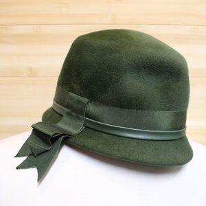 Vintage Ferncroft cloche hat